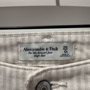 Abercrombie & Fitch 90s relaxed Jean Curve Love